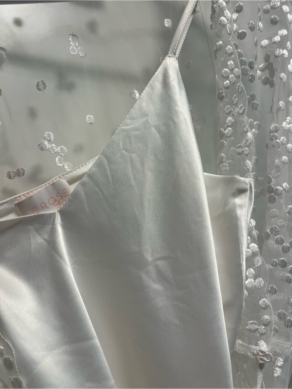 Beautiful Bridal Robe Set - Picture 4 of 6